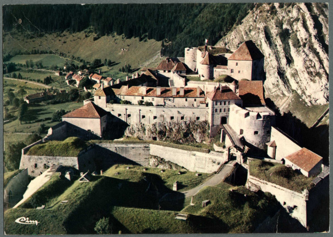 Château de Joux, vue aérienne.