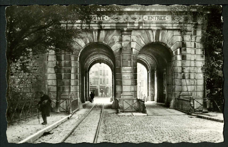 La porte Battant