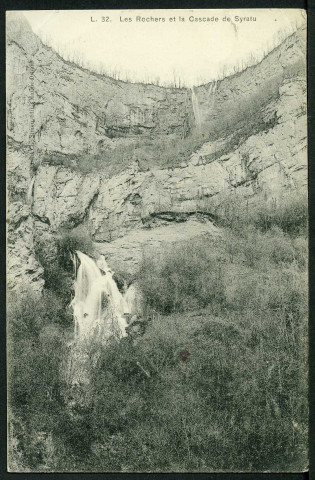 Les rochers et la cascade de Syratu