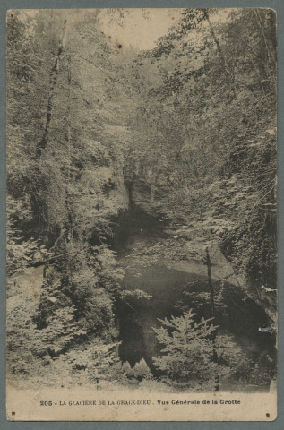 Vue générale de la grotte de la Glacière