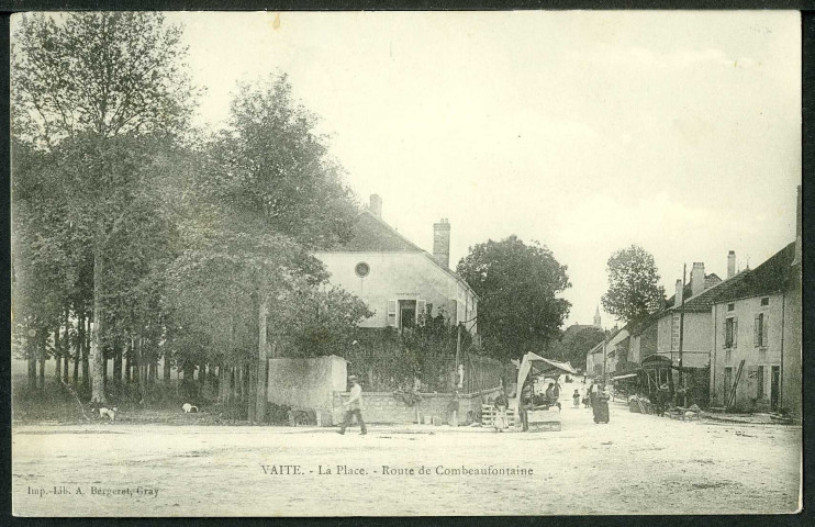 La place, route de Combeaufontaine