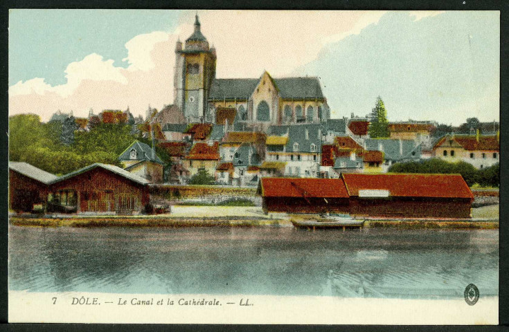 Vieilles maisons au bord du canal