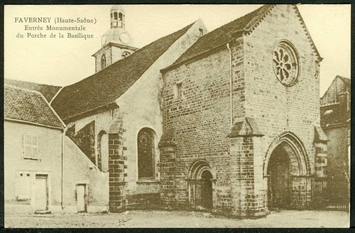 Entrée du porche de la basilique