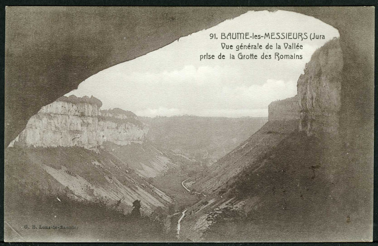 Vue générale de la vallée prise de la grotte des Romains