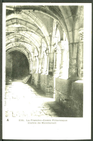 Vue du promenoir du cloître