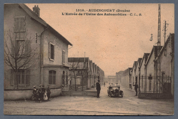 L'entrée de l'usine des automobiles