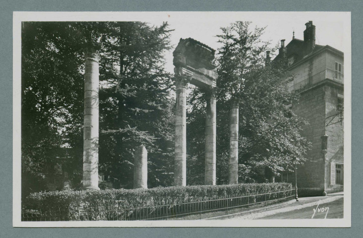 Square Castan, ruines du théâtre romain