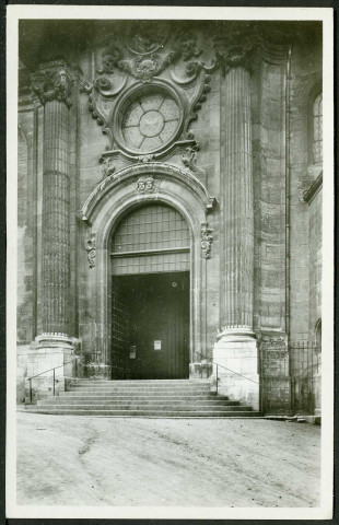 Portail de la basilique Saint-Jean
