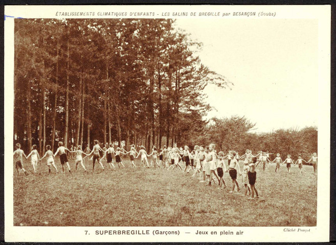 Etablissements climatiques d'enfants, les salins de Bregille par Besançon, Superbregille (garçons), jeux en plein air
