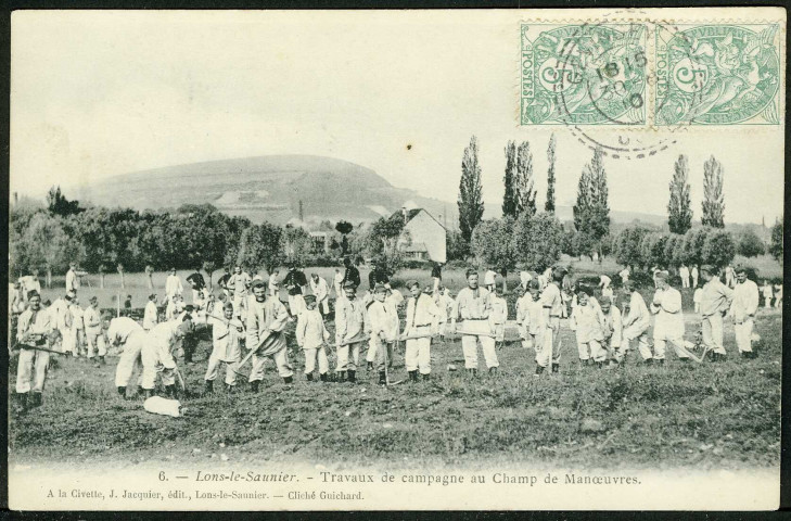 Travaux de campagne au champ de manoeuvre