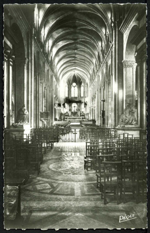 Intérieur de la cathédrale Saint-Jean