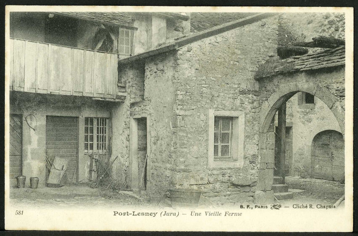 Une vieille ferme