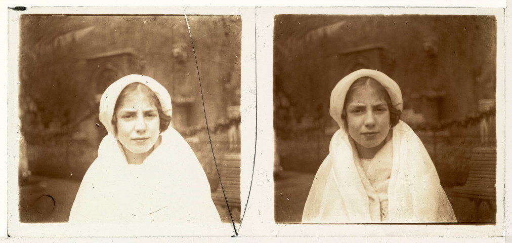 Portrait de Marguerite en extérieur