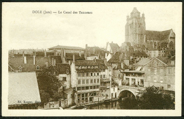 Vieilles maisons au bord du canal