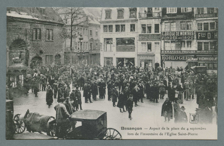 Aspect de la place du 4 septembre lors de l’inventaire de l'église Saint-Pierre