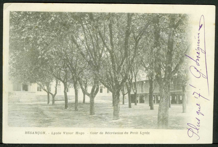 Lycée Victor Hugo, cour de récréation du petit lycée