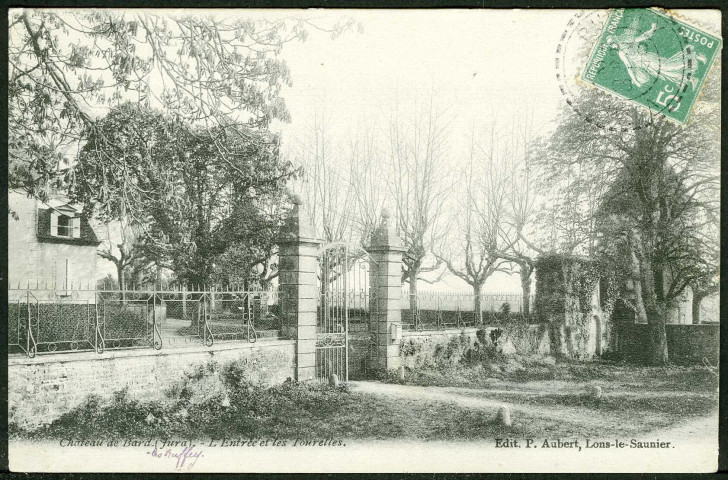 Château de Bard (Jura). L'entrée et les tourelles
