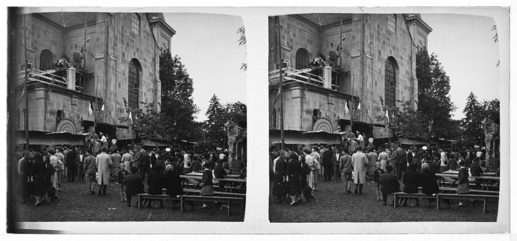 Kermesse devant l'église