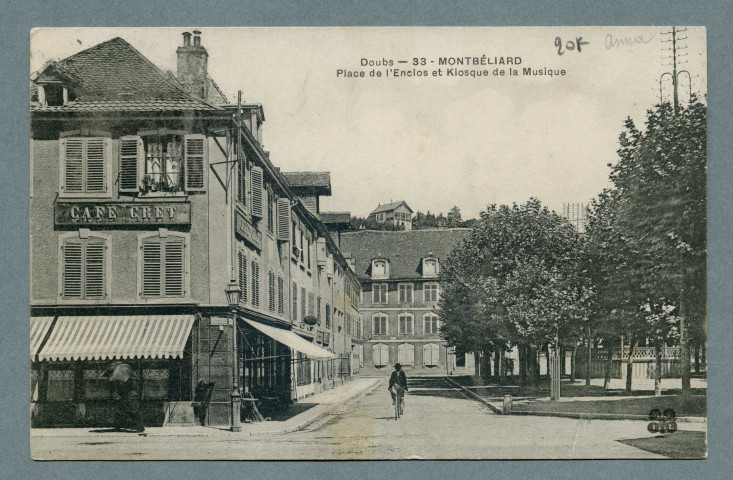 Place de l'Enclos et kiosque de musique