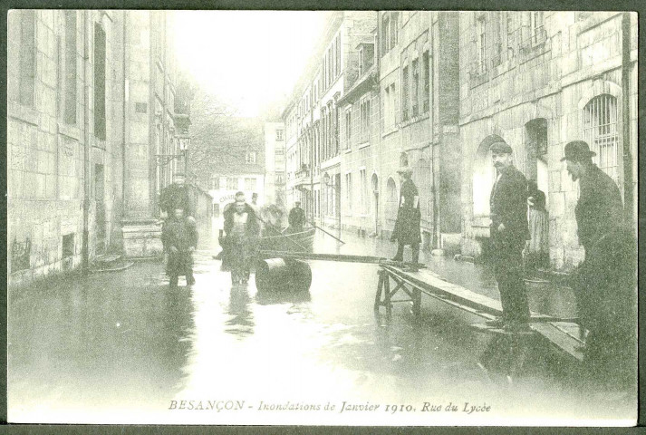 Vue de la rue du Lycée, inondations 1910