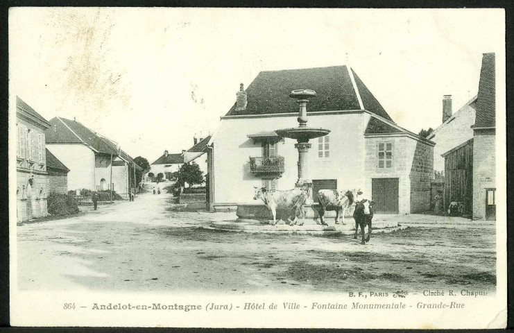 Hôtel de ville, fontaine monumentale