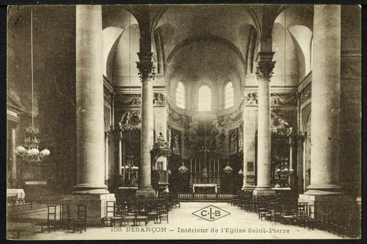 Intérieur de l'église Saint-Pierre