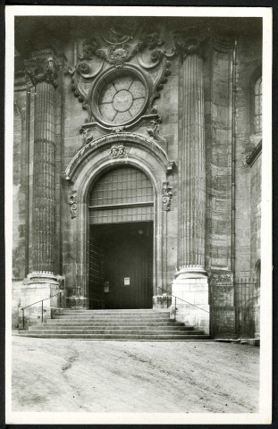 Portail de la basilique Saint-Jean
