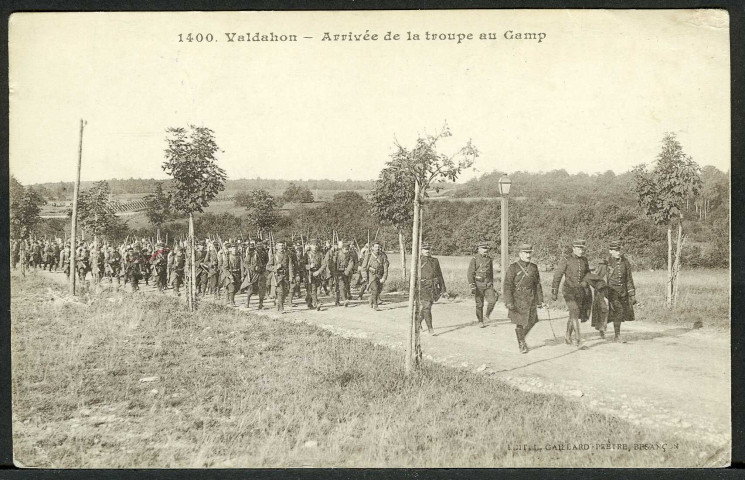 Arrivée de la troupe au camp