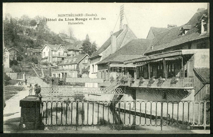Hôtel du lion rouge et rue des Ruisselets