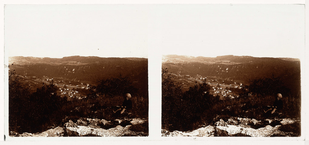 Vue panoramique sur Velotte depuis la colline de Rosemont