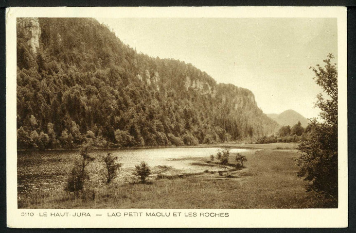 Lac Petit Maclu et les roches