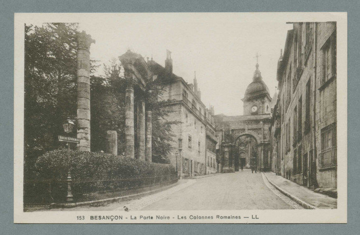 Porte Noire. Les colonnes romaines