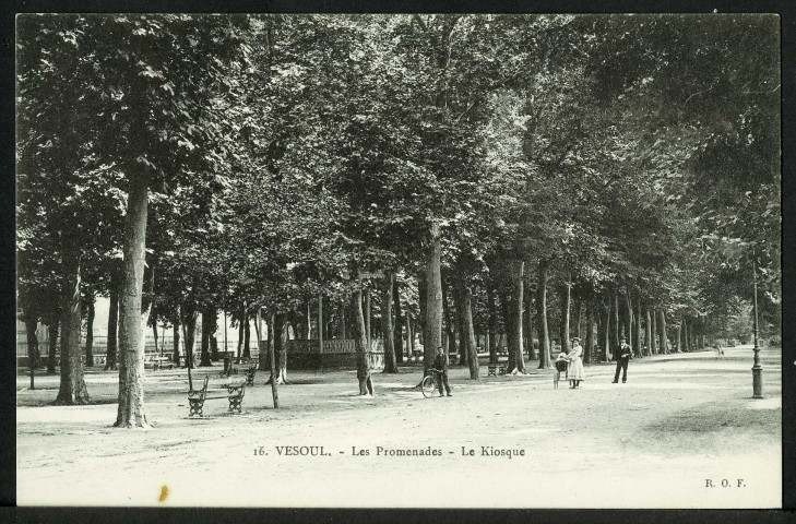 Le jardin anglais, les promenades, le kiosque