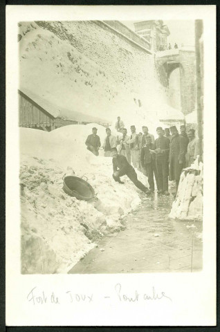 Militaires dans la neige au fort de Joux