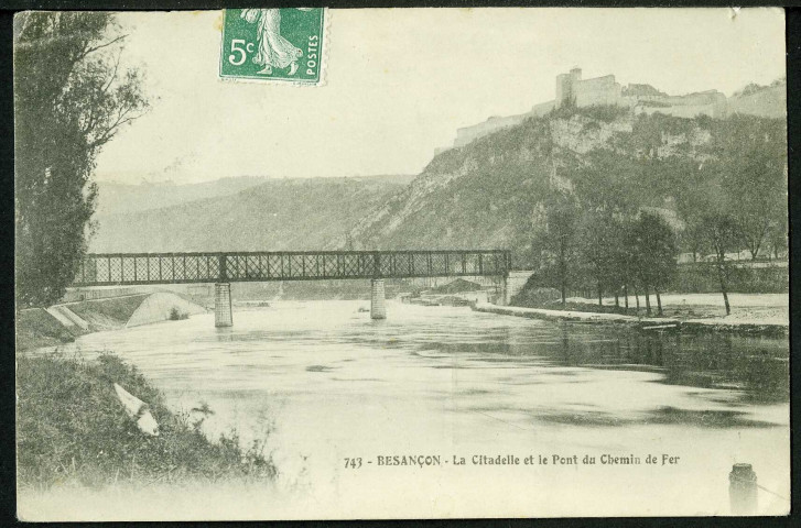 La citadelle et le pont de chemin de fer