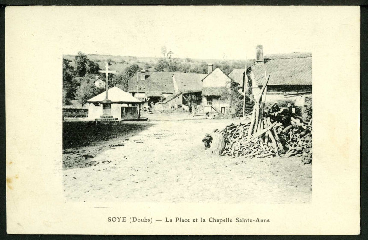 La place et la chapelle Sainte-Anne