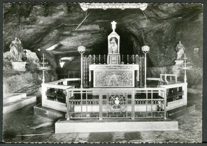 Intérieur de la grotte