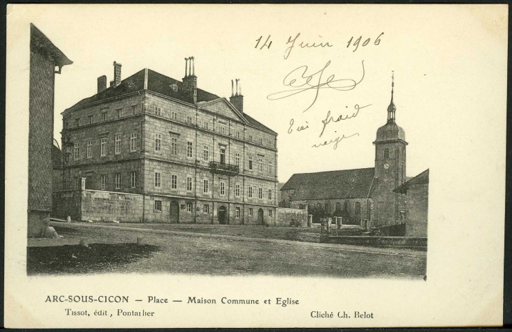 Place, maison commune et église