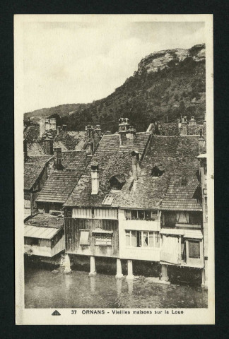 Vieilles maisons sur la Loue