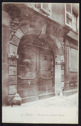 Portail rue Antoine Brun