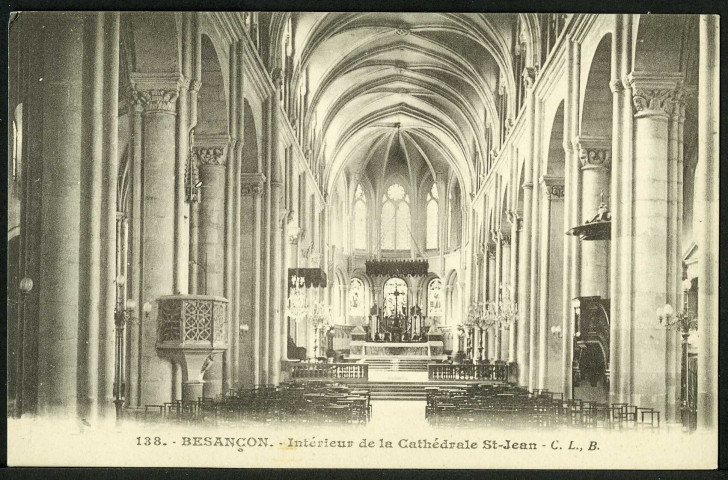 Intérieur de la cathédrale Saint-Jean