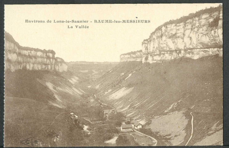 Baume-les-Messieurs. La vallée