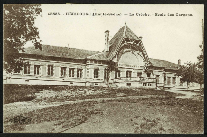 La crèche, école des garçons