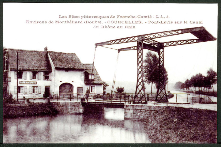 Environs de Montbéliard (Doubs). Courcelles. Pont-levis sur le canal du Rhône au Rhin
