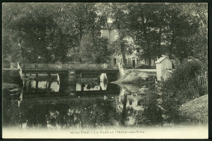 Le pont et l'hôtel de ville
