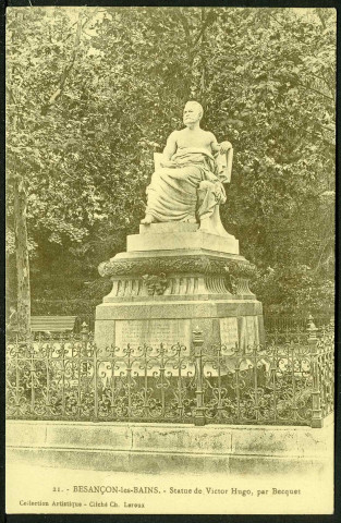 Vue de la statue Victor Hugo
