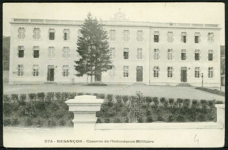 Vue des casernes et de la manutention
