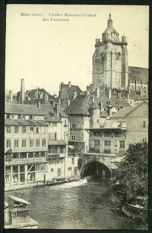 Vieilles maisons et canal des tanneurs