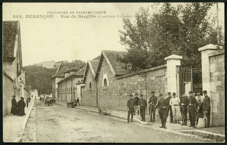 Rue de Brigitte (sic) : casernes Duras et Hugo