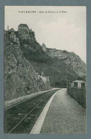 Gare de Mijoux et le fort